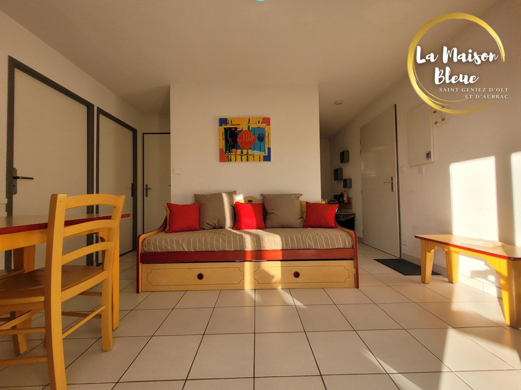 La Maison Bleue, Village Vacances, Piscine, Parking Saint-Geniez-d'Olt Luaran gambar